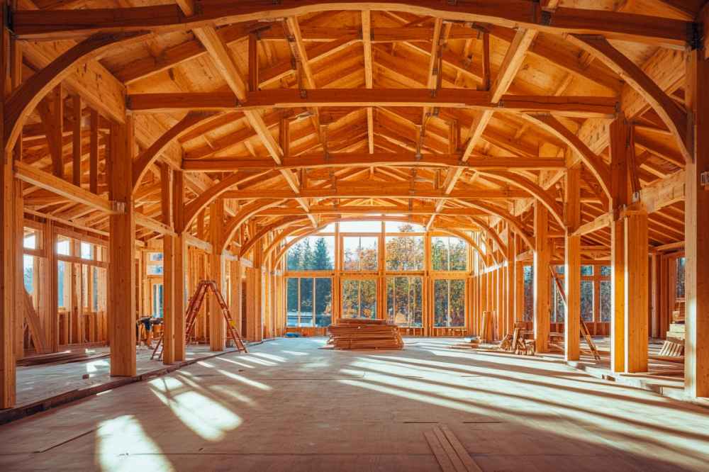 Kiedy warto postawić hale drewniane?